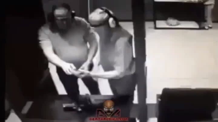 idiot tests his gun by shooting his hand