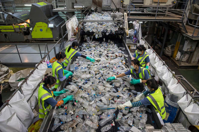 Scientists find way to produce electricity with plastic waste