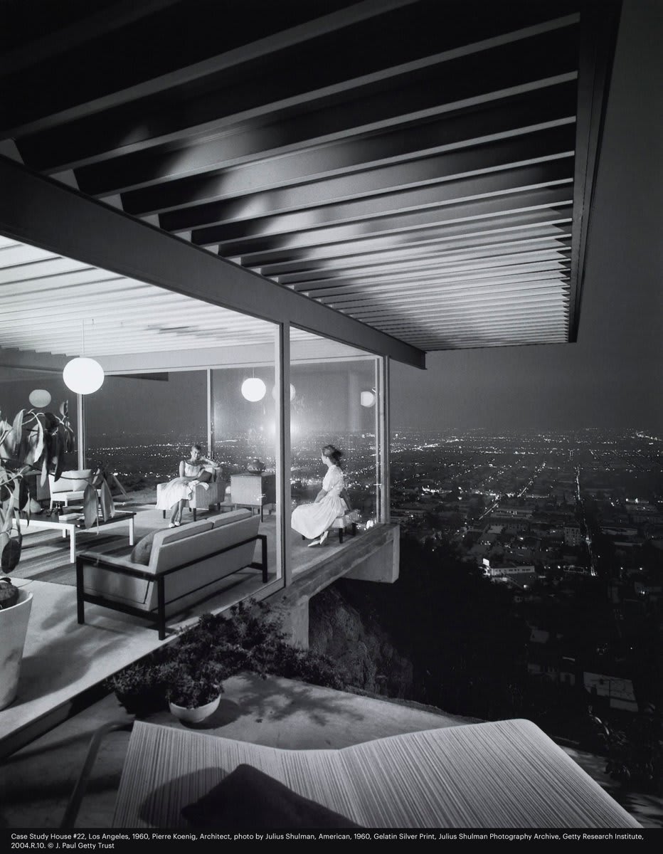 Los Angeles, 1960. This iconic photograph by Julius Shulman of architect Pierre Koenig's Case Study House #22 represented a new vision of life in Southern California back then. But what was it like to live in a modern masterpiece?