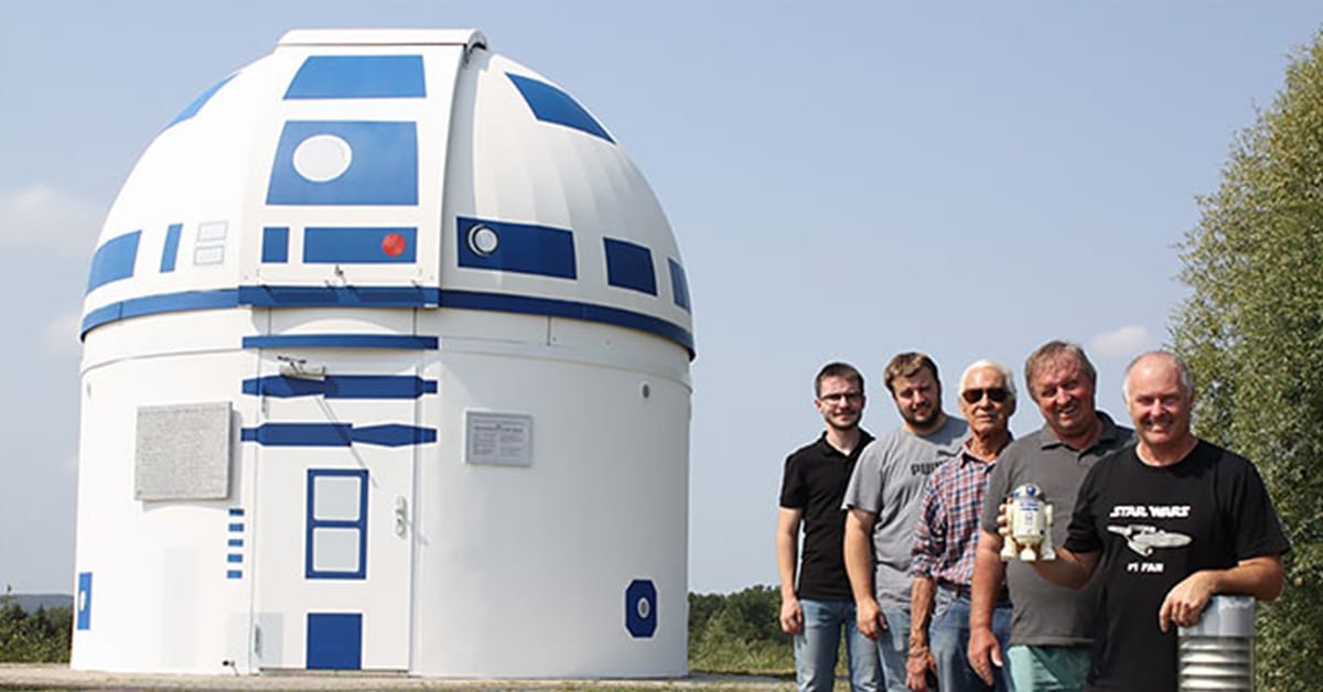 German Science Professor Transforms University Observatory into Giant Replica of R2-D2