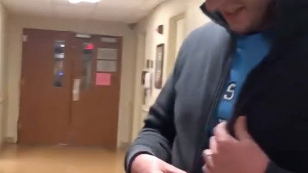 Dad fakes out entire family while revealing the sex of his baby