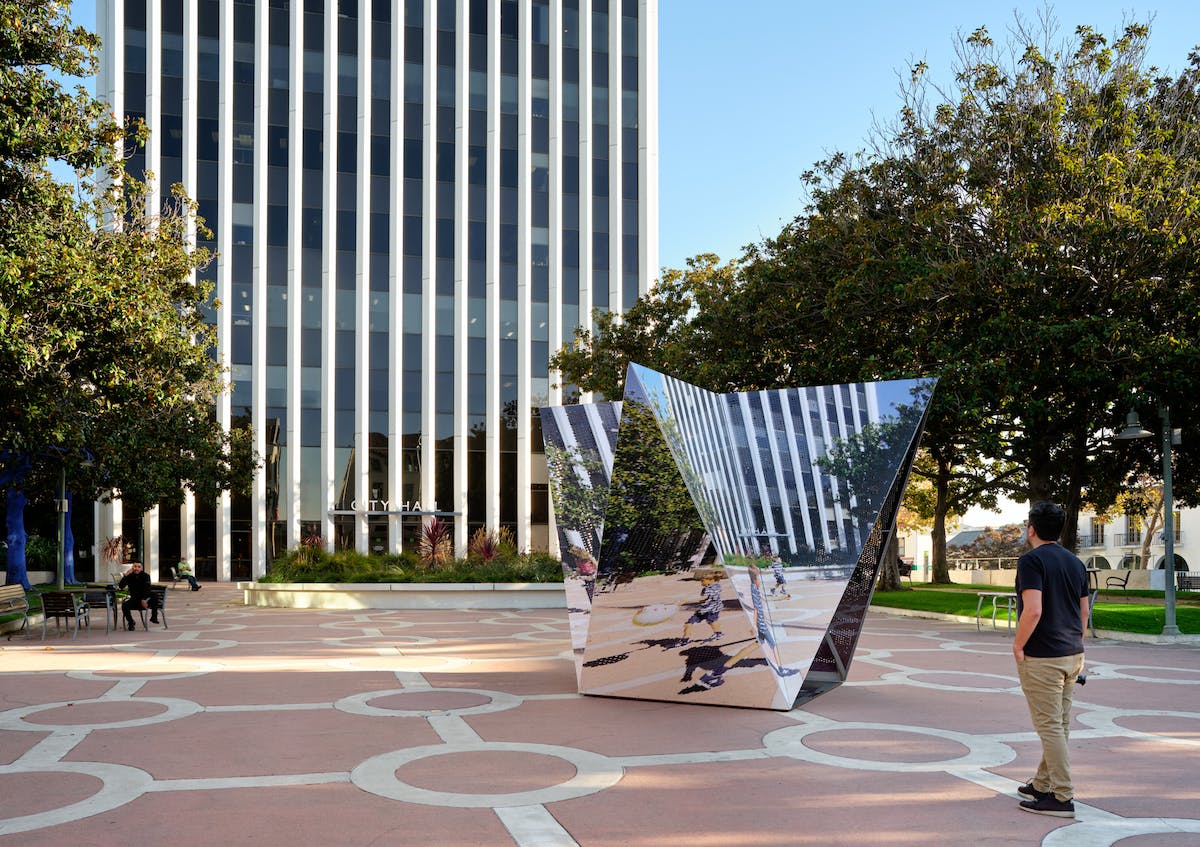 FreelandBuck designs geometrically reflective art installation for Palo Alto