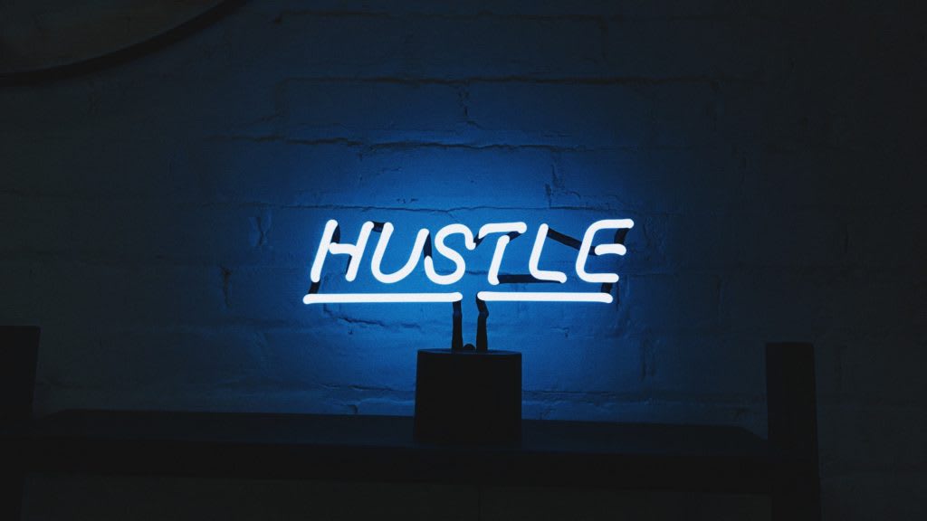 30 Side Hustles That Can Turn Into a Full-Time Business