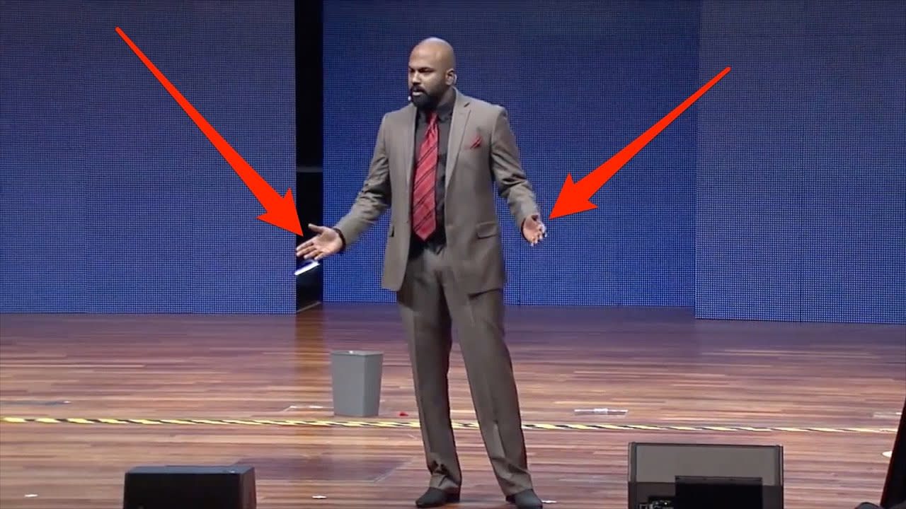 4 essential body language tips from a world champion public speaker