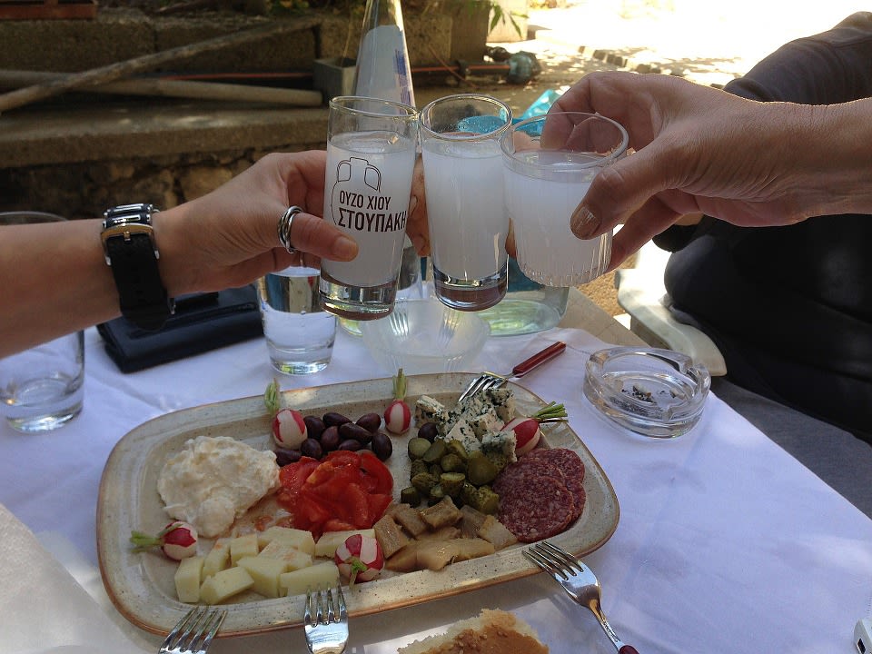 Greek drinks that you need to try during your vacation in Greece