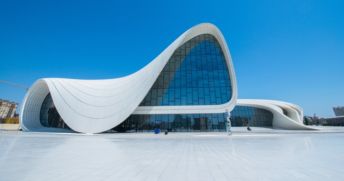 10 Great Buildings by Zaha Hadid (AKA the Queen of the Curve)