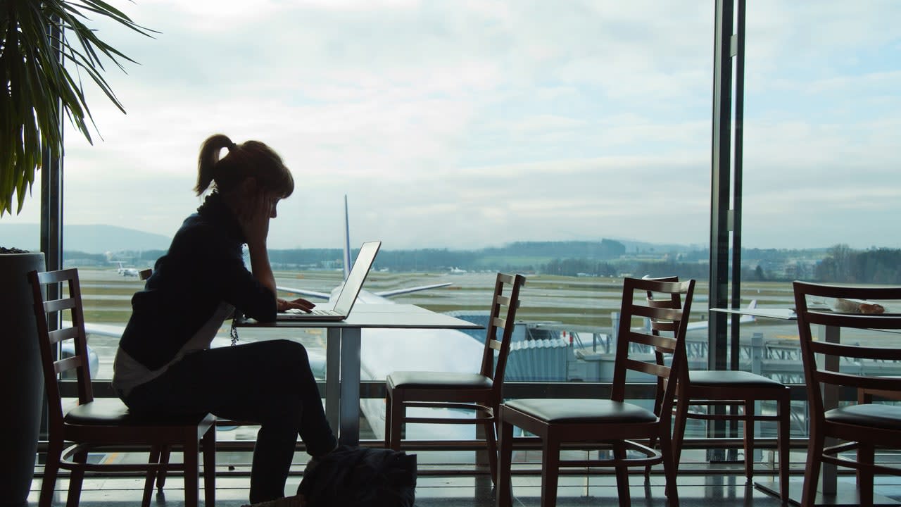 The Best Travel Laptop for Remote Workers and Business Travelers