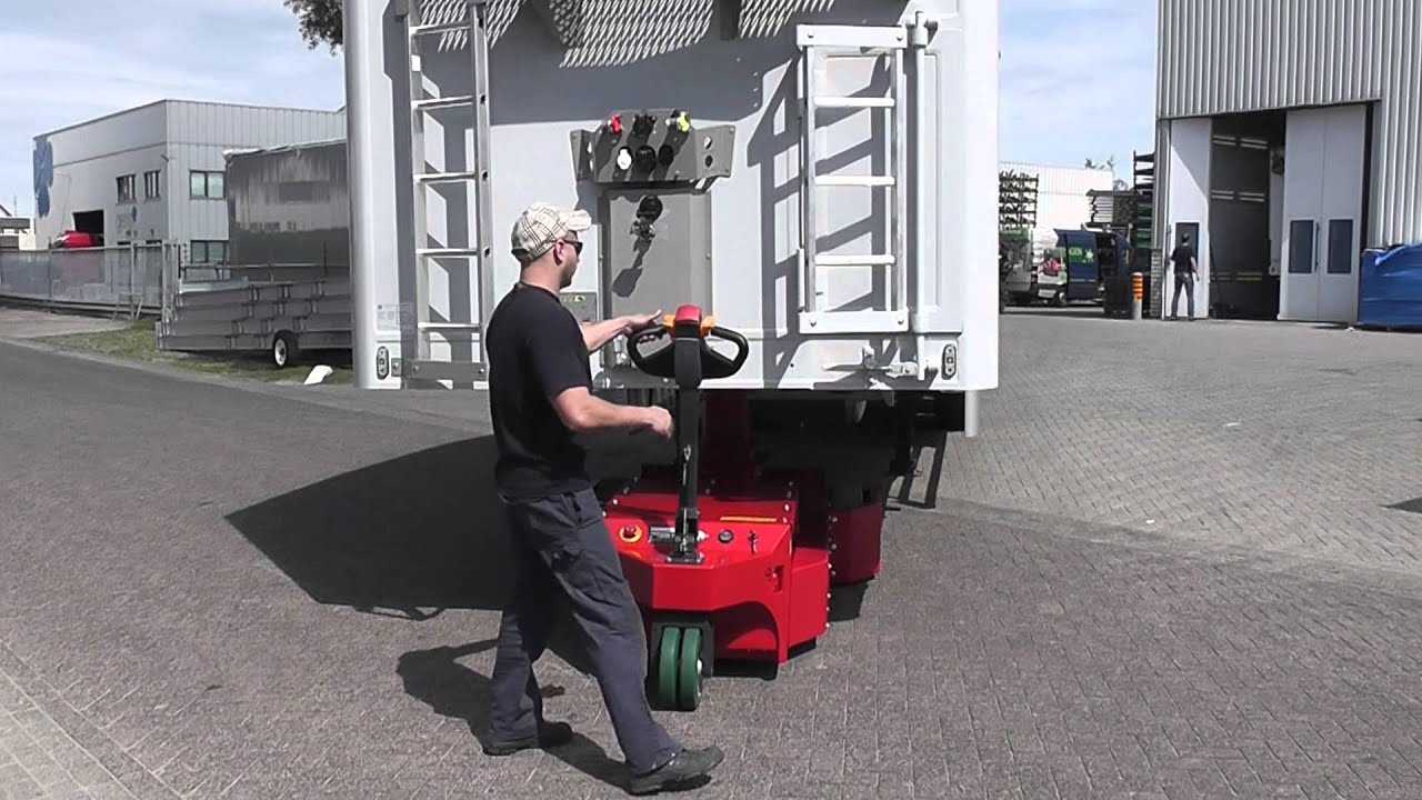 Electric Trailer Mover XXL Lets You Move Trailers By Hand
