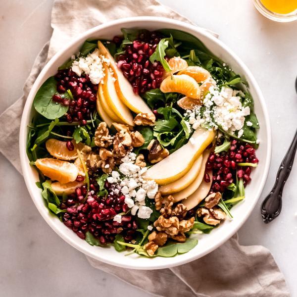 winter salad with pears and pomegranates - Blue Bowl