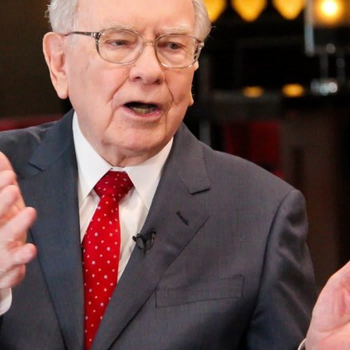 Warren Buffett Just Shared His 1 Best Piece of Advice. (He Says It's 'Very Simple,' and Will Boost Your Net Worth by 'at Least' 50 Percent)