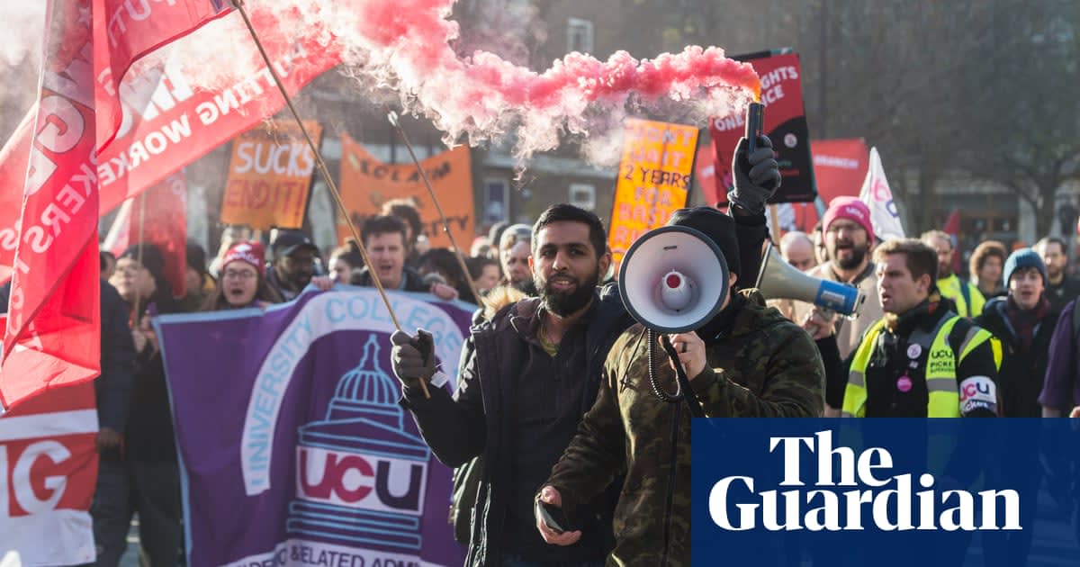 Thousands of UK academics 'treated as second-class citizens'