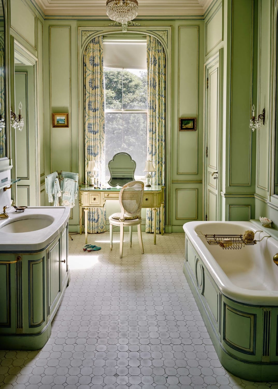 A bathroom at Beaulieu House mansion in Newport, RI