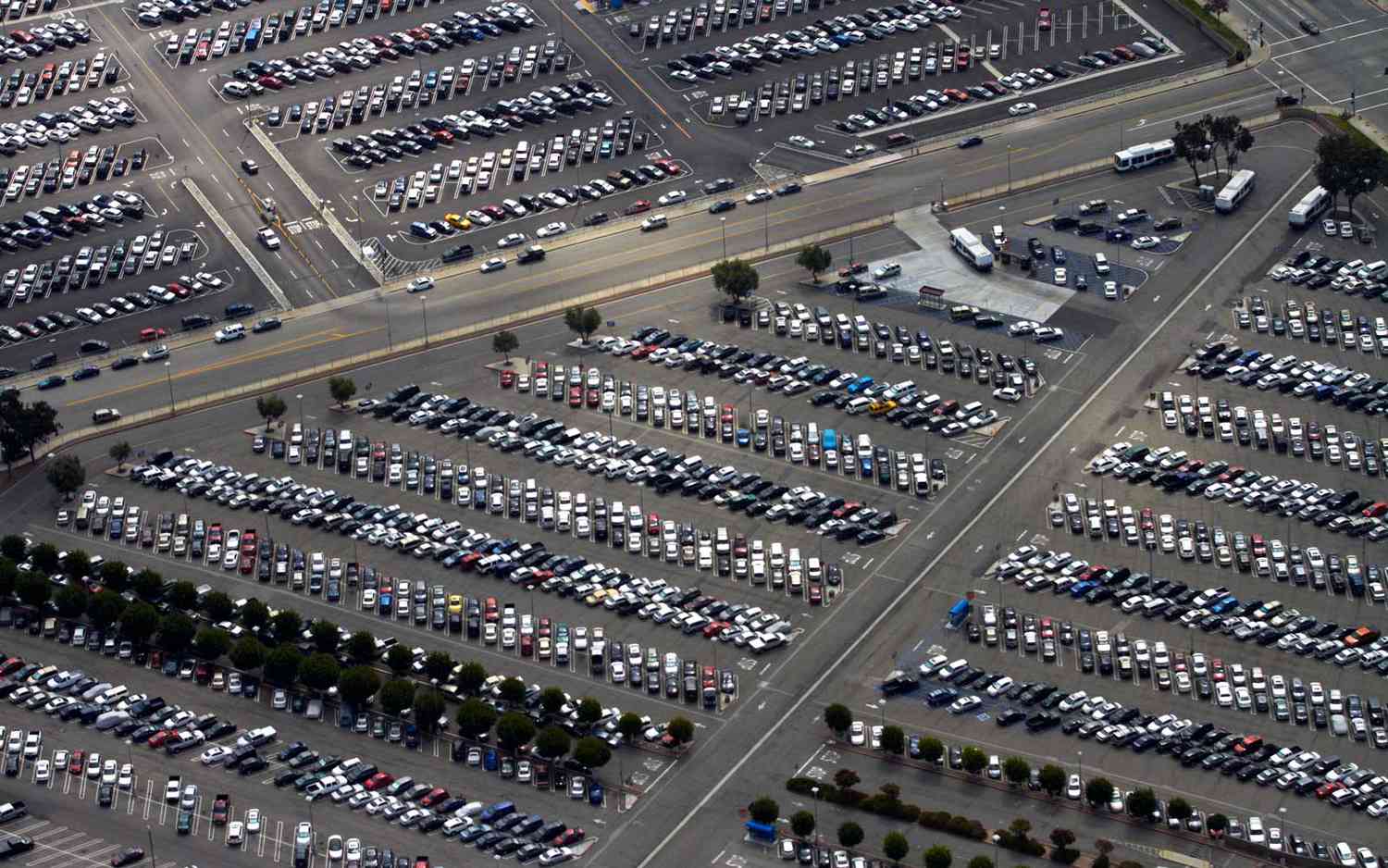 Here's Why You Should Never Park at the Airport