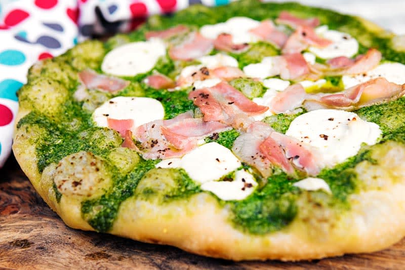 Rocket Pesto Pizza With Goats Cheese