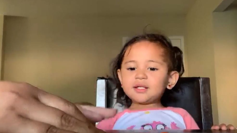 Parents test the will power of their toddlers with fruit snack challenge