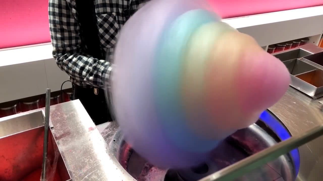 Japan Street Food: Rainbow Cotton Candy