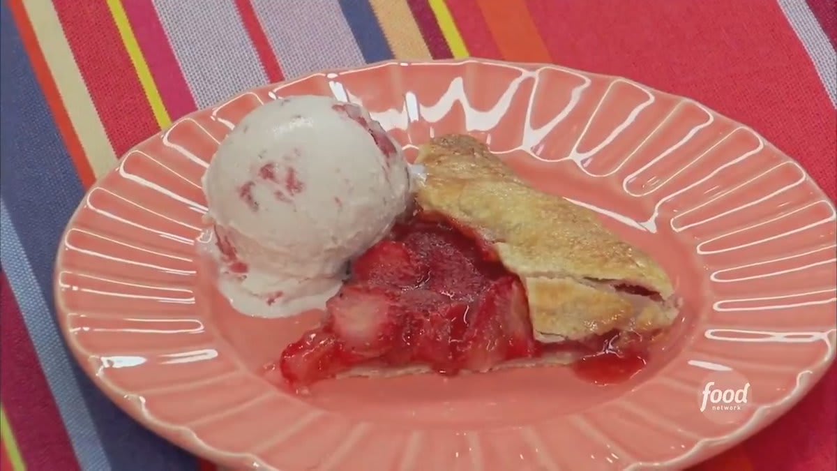 Using store-bought pie crust and strawberry jam, @JeffMauro's sweet and fruity dessert could not be any easier! Watch TheKitchen > Saturdays at 11a|10c & subscribe to @discoveryplus to stream the entire library: https://t.co/JAc3uORNs1. Get the recipe: