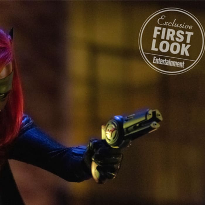 In Elseworlds, Ruby Rose's Batwoman Has No Patience for This Crossover Nonsense