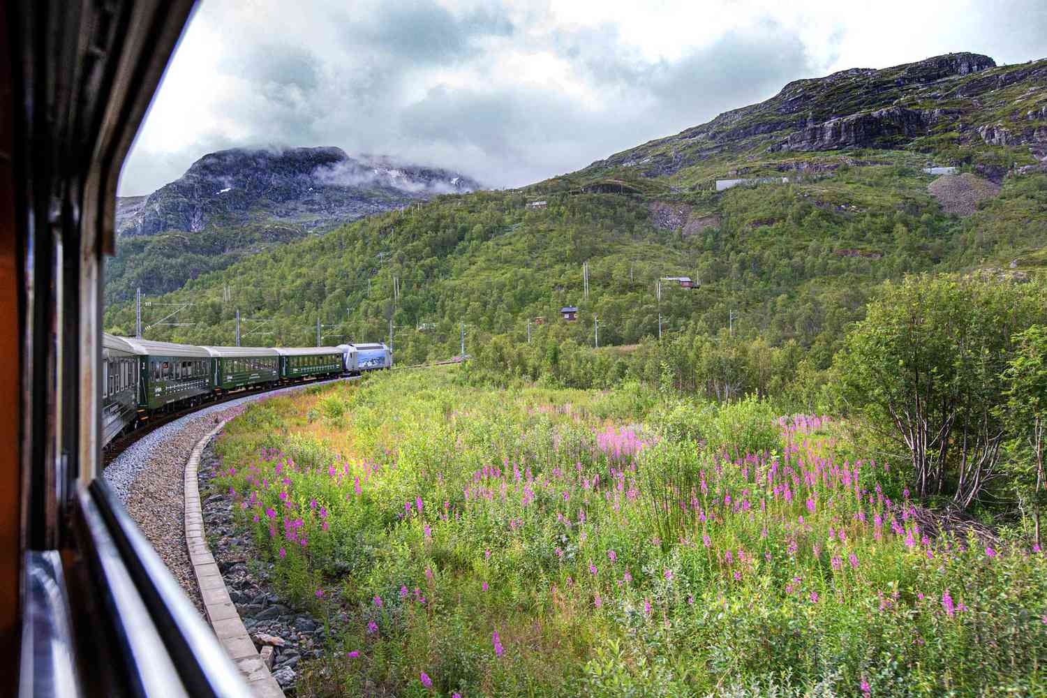 13 Virtual Train Rides From Around the World That You Can Experience Right Now