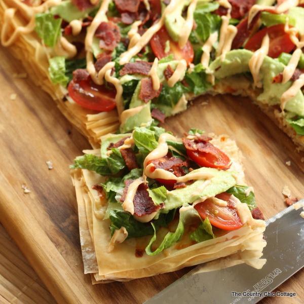 Avocado BLT Pizza #yahoodiy - The Country Chic Cottage