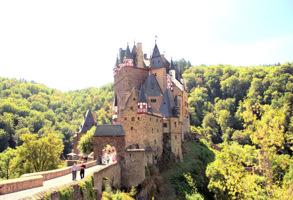 Burg Eltz Germany - Guide to one of The Rhine Medieval Castles