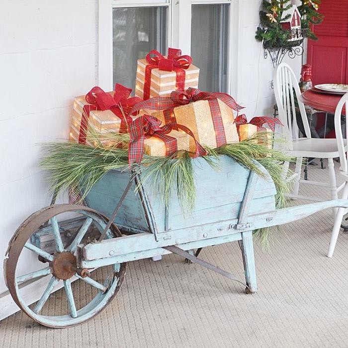 Udderly Festive Christmas Front Porch - Cottage at the Crossroads
