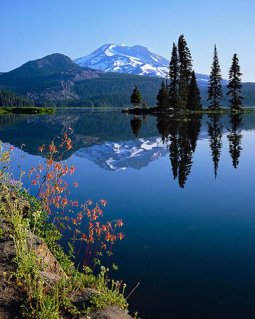 Morning Elegance, Sparks Lake, Oregon by Mike Putnam on Flickr. | Sunrise lake, Beautiful nature, Landscape photos