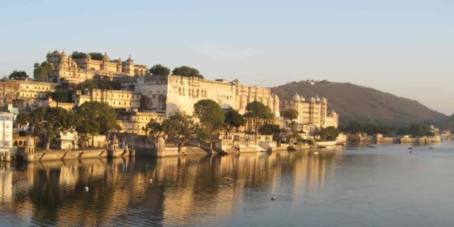 Things to do and Tourist Destinations of Udaipur-The Venice of East!