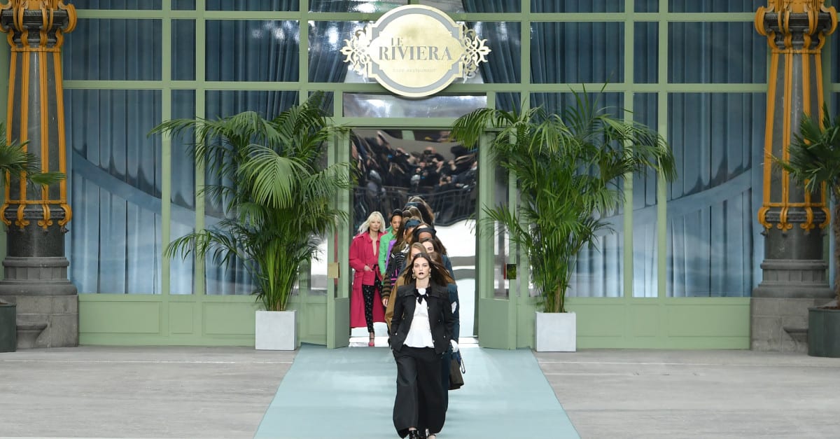 Virginie Viard Presents a Pared-Back Vision of Chanel for Her Debut Runway Show