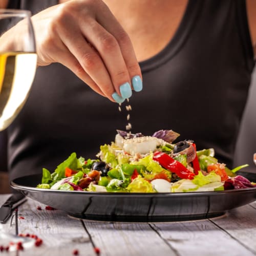 The One Ingredient You Should Always Add To Salads To Speed Up Your Metabolism and Burn Calories