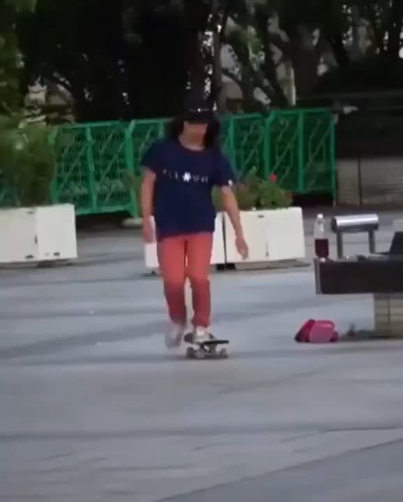 HMRB while I show my skateboarding tricks