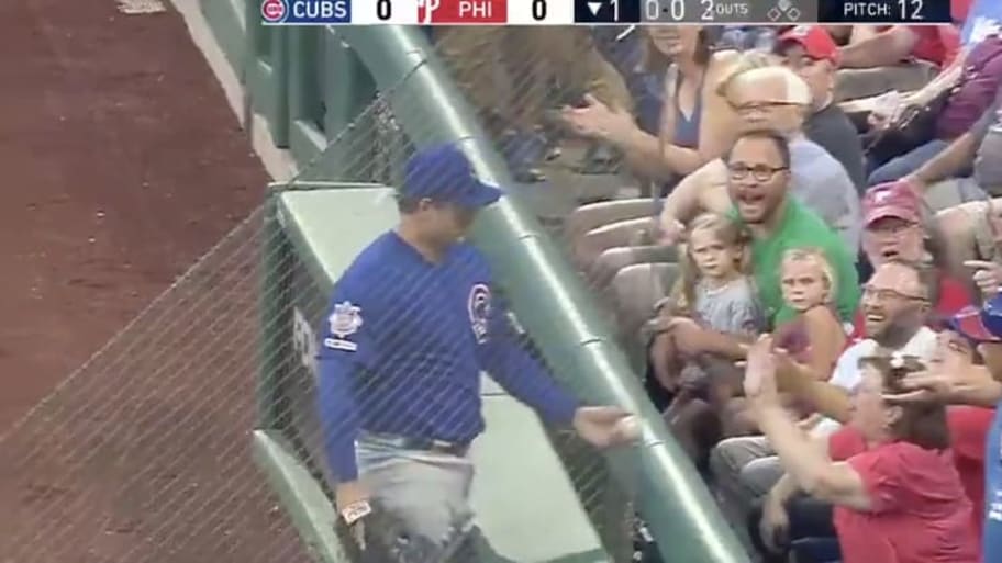 VIDEO: Anthony Rizzo Makes Cubs Fan's Day in Philly With Foul Ball and Then Homers