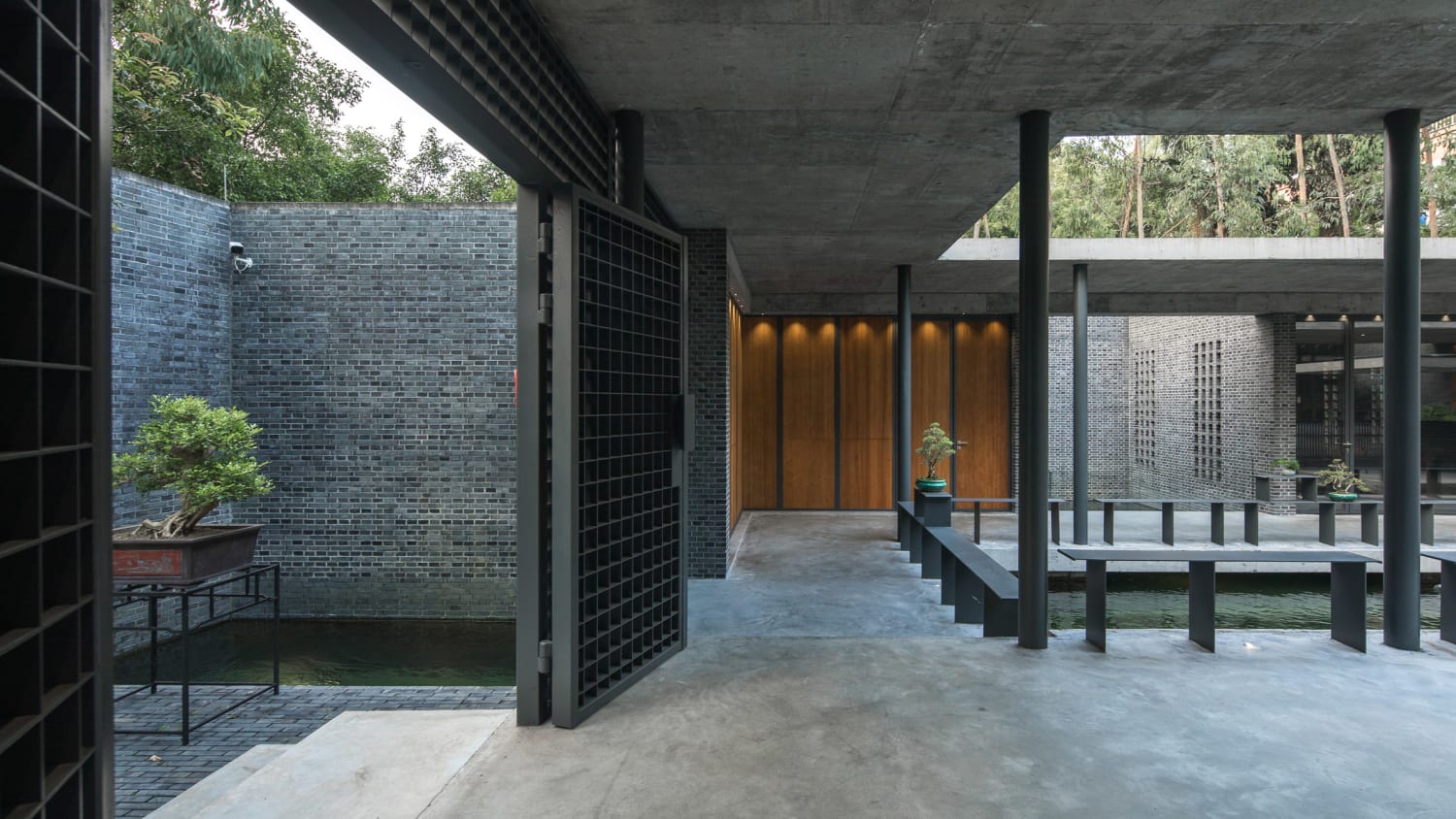 O-office Architects reinterprets traditional Chinese courtyard house in concrete and steel