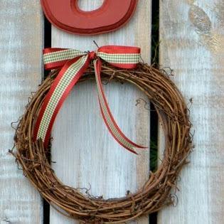 DIY Rustic Wood Christmas Signs That Make Great Hostess Gifts