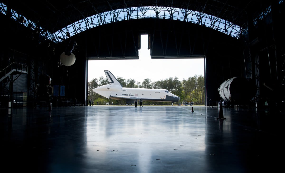 On this day in 2012, we also said goodbye to Space Shuttle Enterprise. Enterprise was on display at the Udvar-Hazy Center for nearly a decade and is now at @IntrepidMuseum. We reflect on Enterprise and its display at both museums: