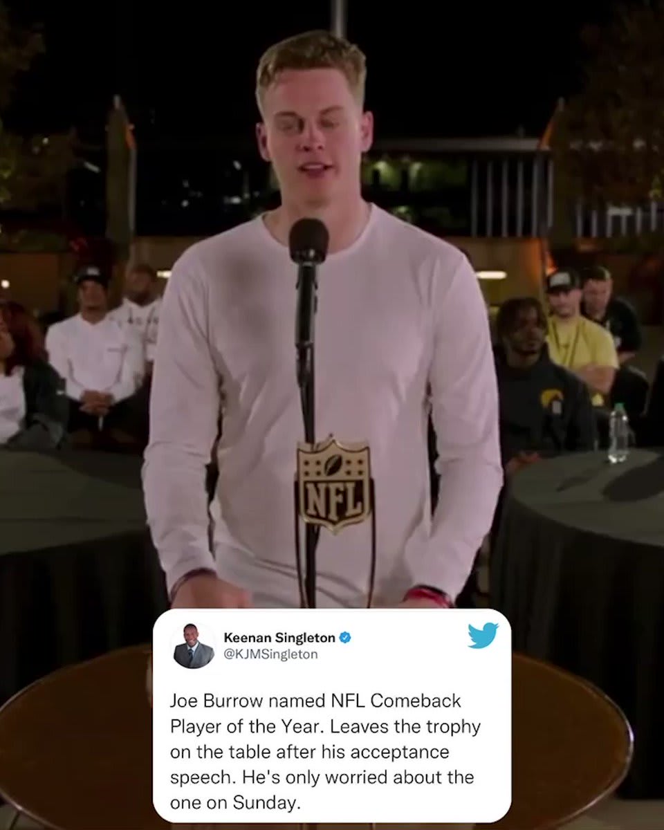 He left the trophy on the table 😳 Joe Burrow means business. (h/t