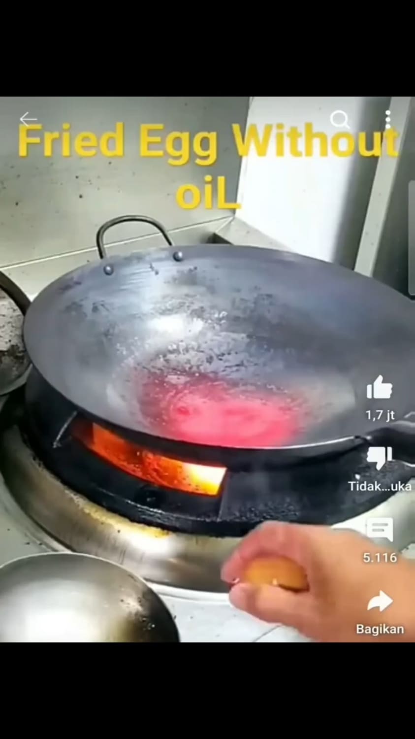 Fried egg without oil 🥚🍳