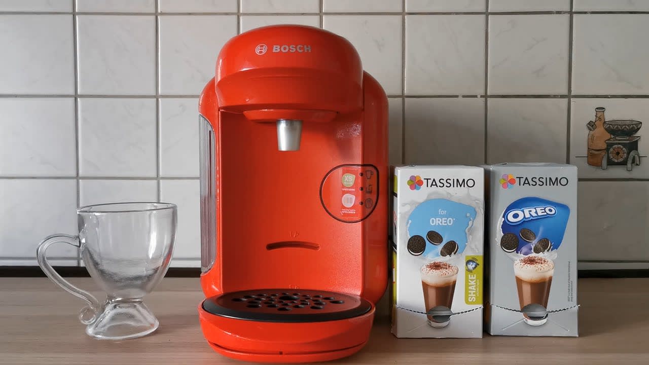 Bosch Tassimo Coffee Machine - Making a Tassimo Oreo