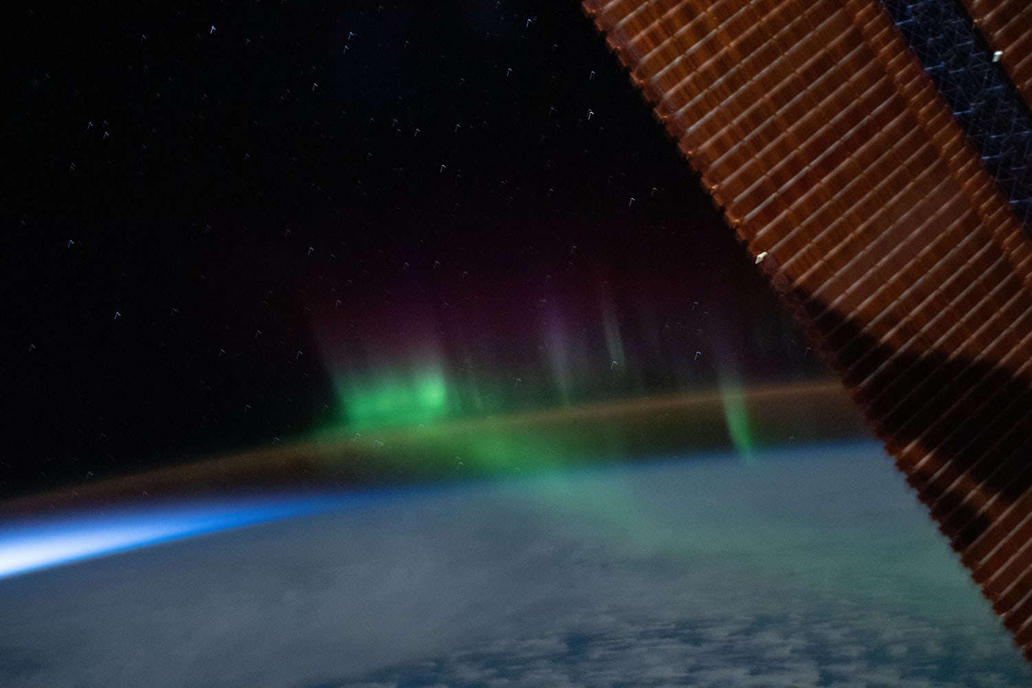 The Space In-between: Aurora Australis