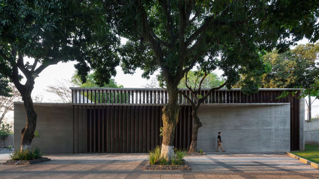 Equipo de Arquitectura updates synagogue in Paraguay with concrete