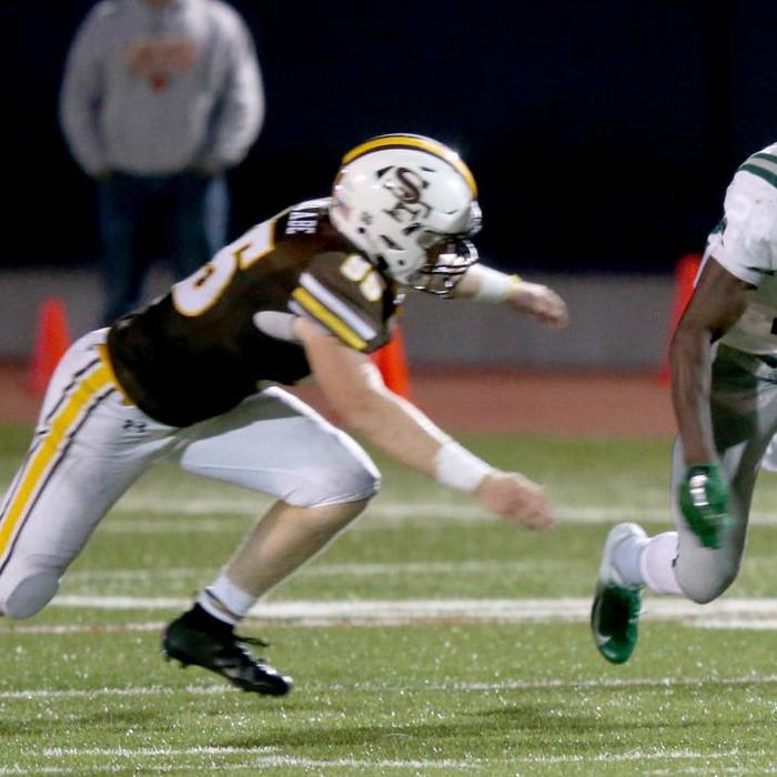 Football: De La Salle still undefeated, but barely
