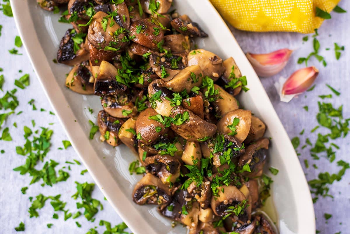 Roasted Garlic and Herb Mushrooms - Hungry Healthy Happy