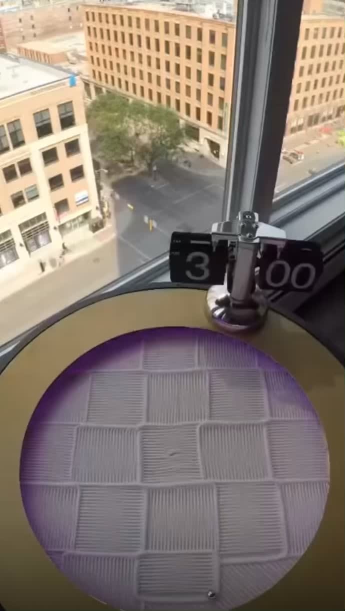 Time lapse of a kinetic table