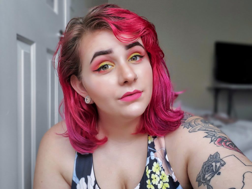 Simple Neon Makeup - The Brock Blog