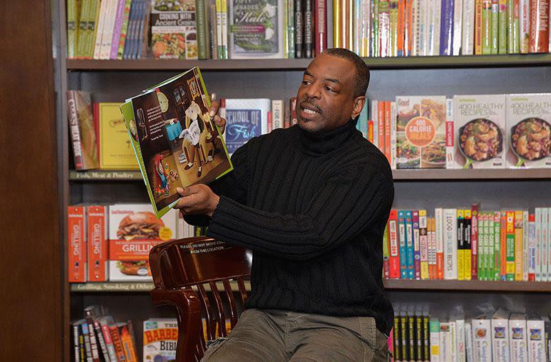 LeVar Burton Reads Stories on Twitter and Other Livestream Learning Opportunities This Week