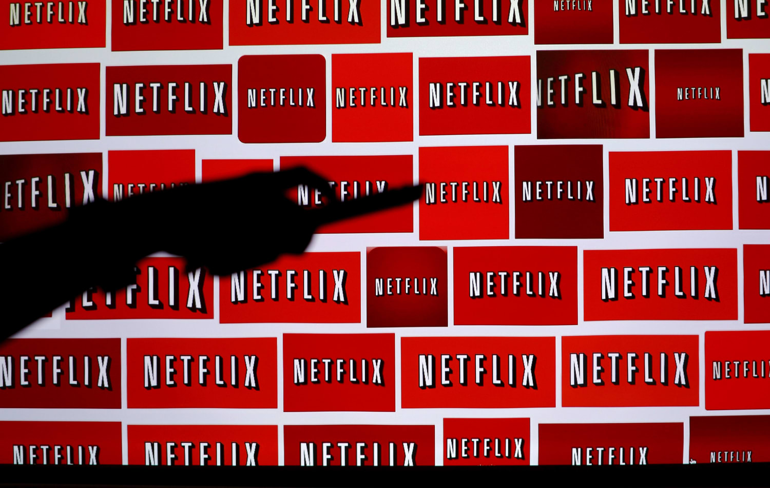 As Netflix hits high above $500, market analysts target next big milestone