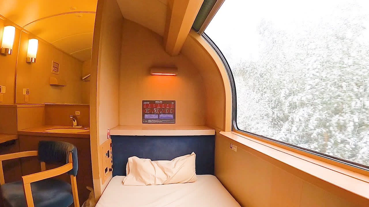 Riding the Sleeper Train in Japan on a Heavy Snow Day [23:57]