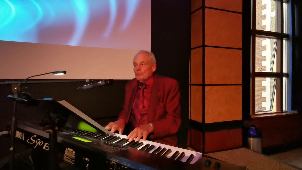 " Colour My World " sung by it's composer Tony Hatch #TonyHatchAtCuteTimster