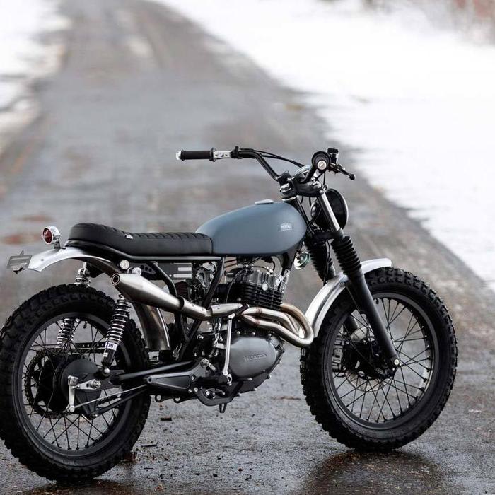 Turning the Honda CB250 into a vintage-style trail bike