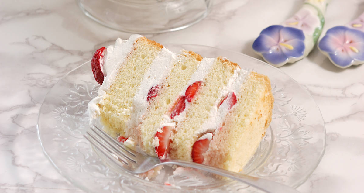 Strawberry Tall Cake - Strawberry Chiffon Cake